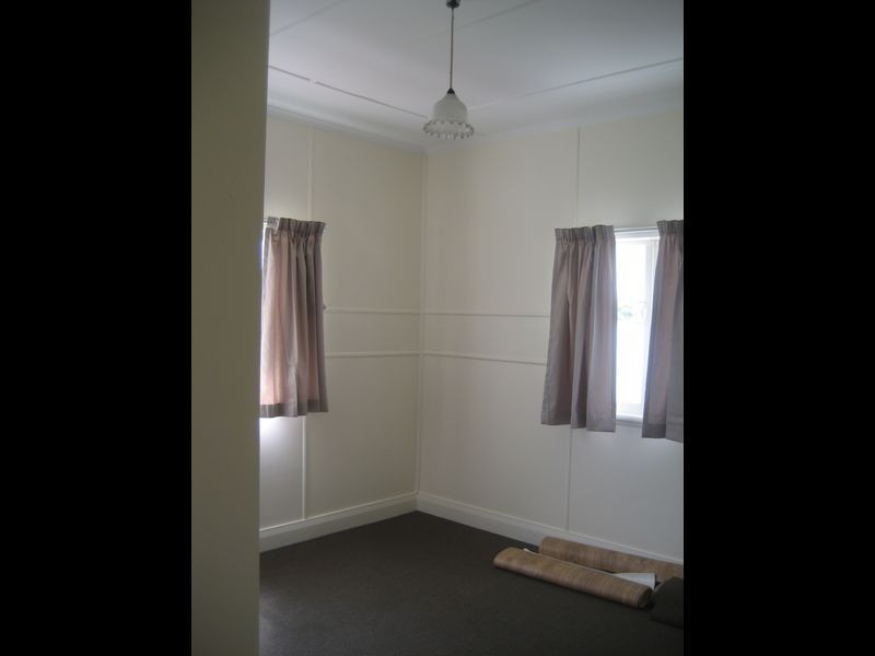 136 Glebe Rd, Booval QLD 4304