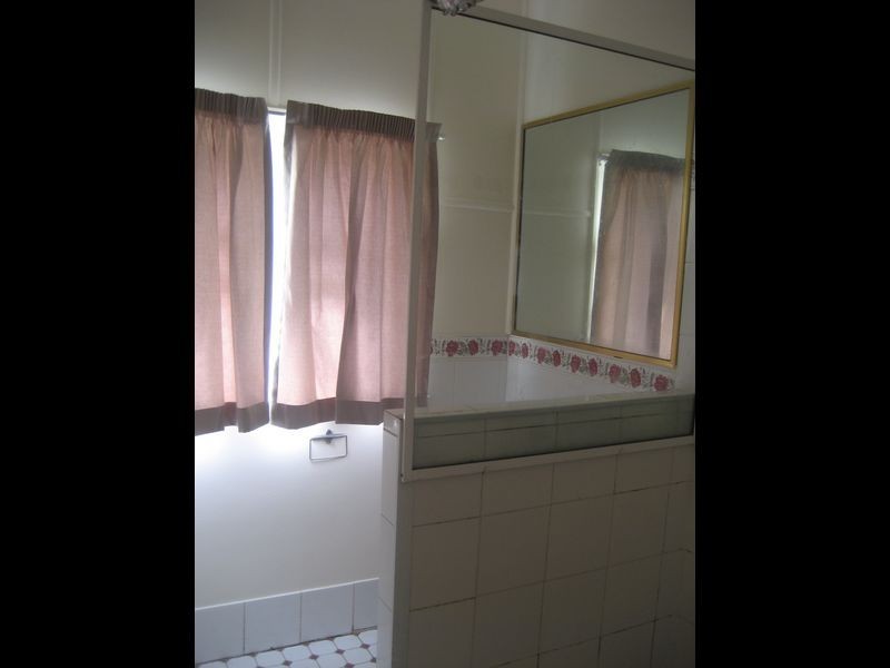 136 Glebe Rd, Booval QLD 4304