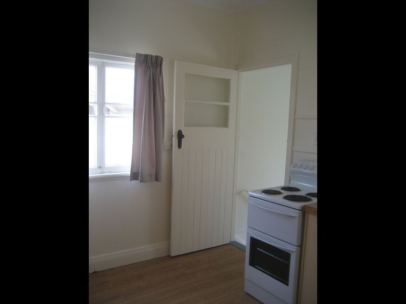 136 Glebe Rd, Booval QLD 4304