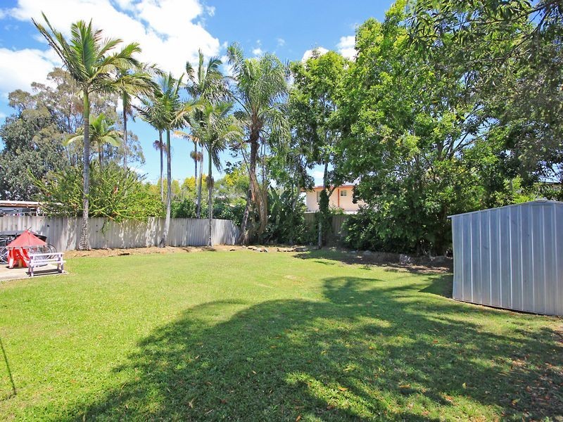 159 South Station Road, Silkstone QLD 4304