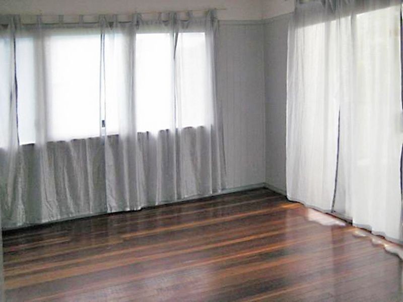 159 South Station Road, Silkstone QLD 4304