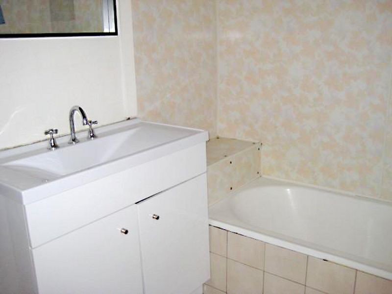 159 South Station Road, Silkstone QLD 4304