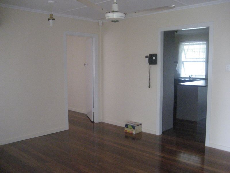 74 Robertson Road, Eastern Heights QLD 4305