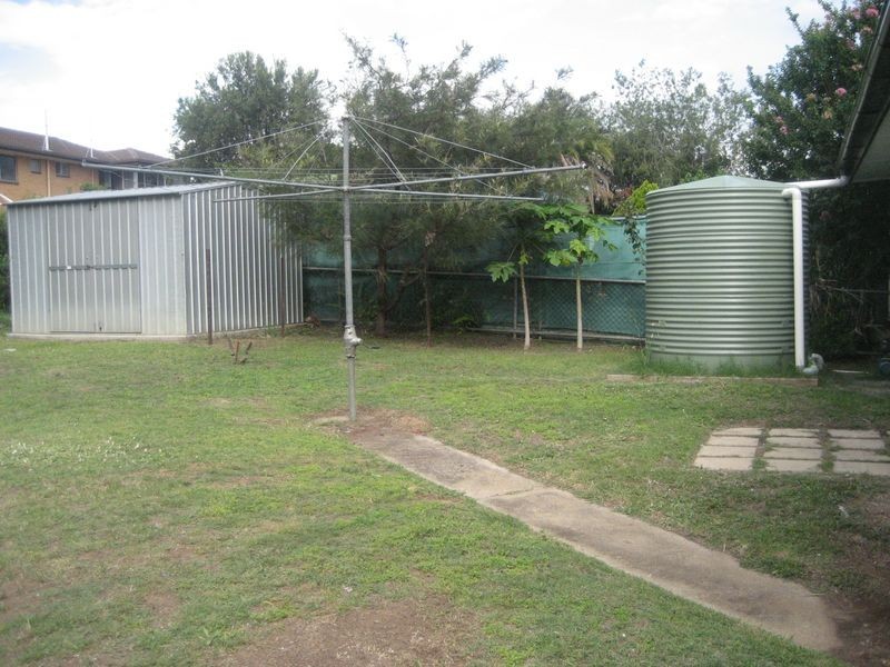 74 Robertson Road, Eastern Heights QLD 4305