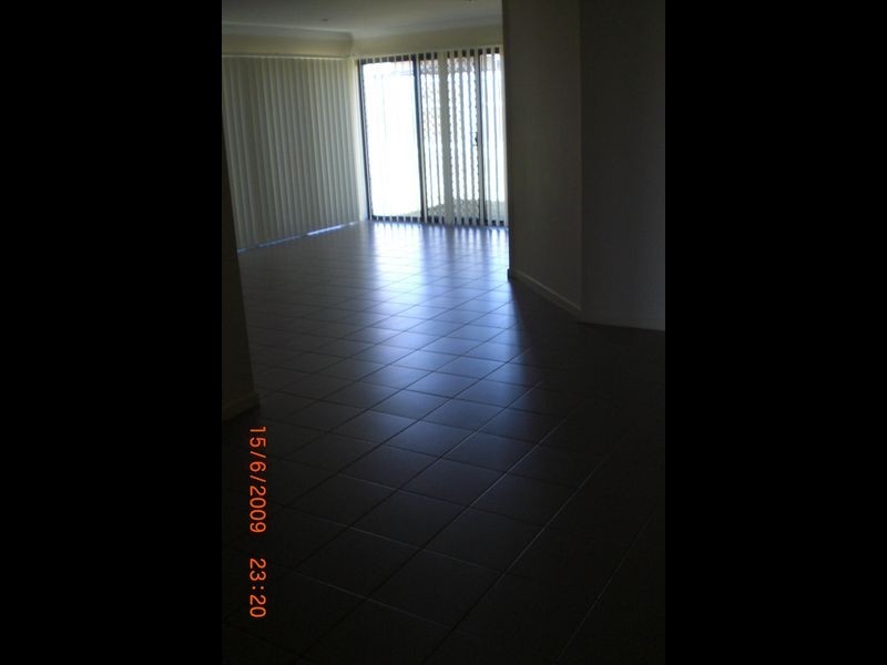 11 Acacia Close, Raceview QLD 4305