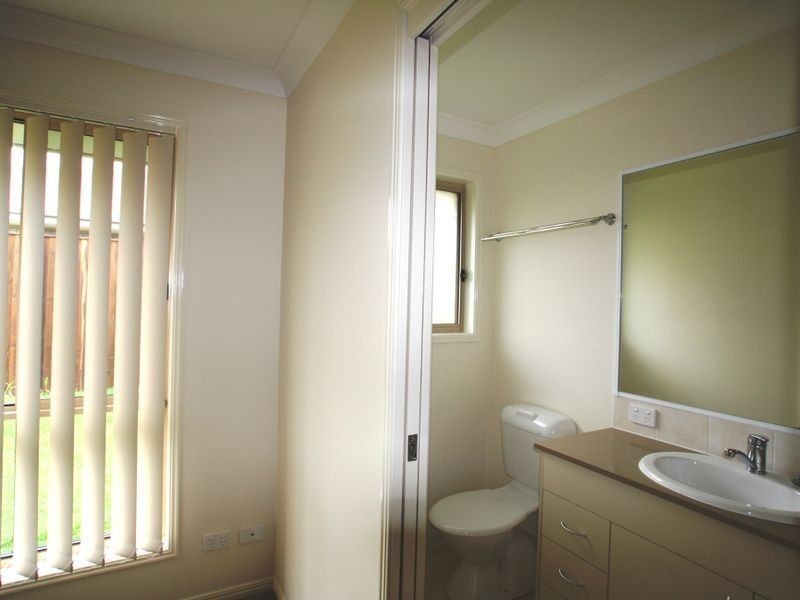 6 Tunstall Place, Brassall QLD 4305