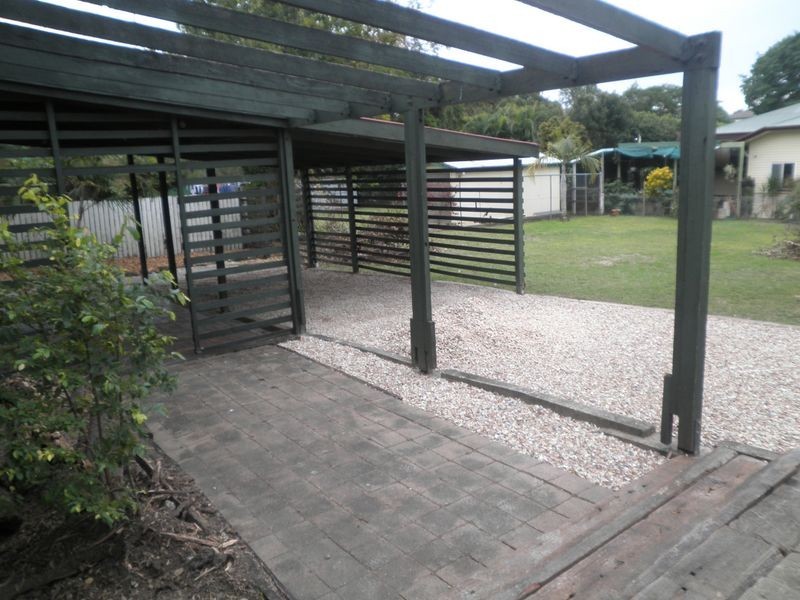 12 Wattle, North Booval QLD 4304