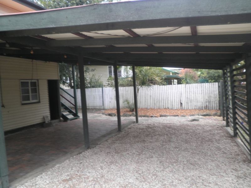 12 Wattle, North Booval QLD 4304