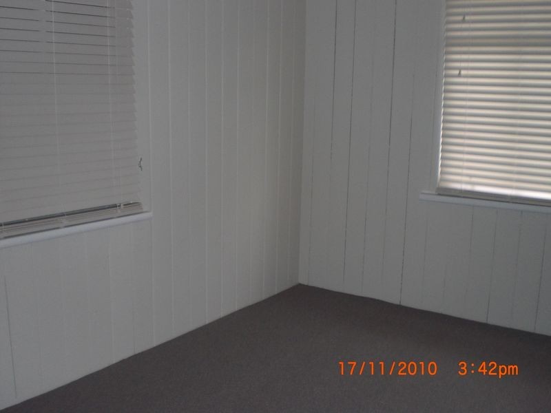 4b Barrett, East Ipswich QLD 4305