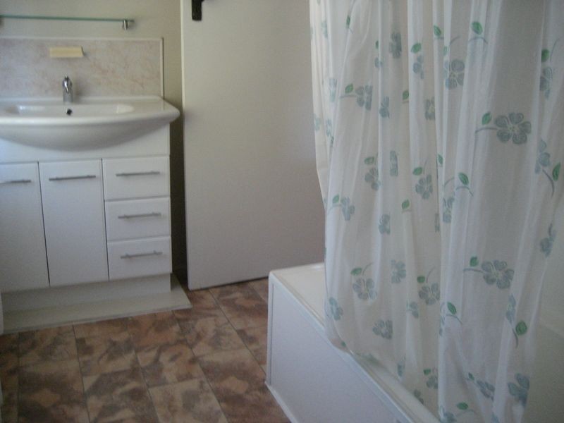 4b Barrett, East Ipswich QLD 4305