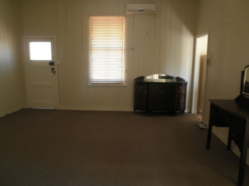 4b Barrett, East Ipswich QLD 4305