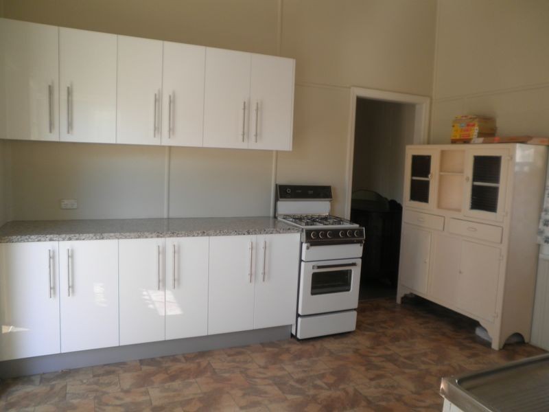 4b Barrett, East Ipswich QLD 4305