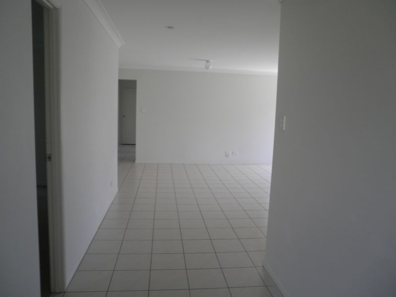 72 Anna Drive, Raceview QLD 4305
