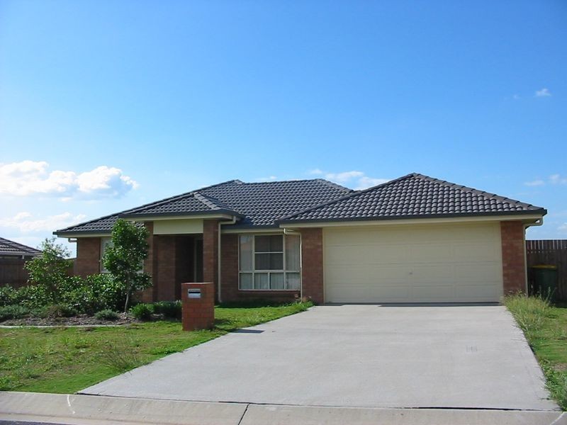 10 Hilldean Drive, Raceview QLD 4305