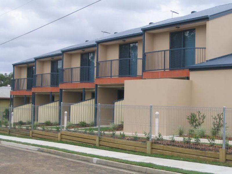 2/22 Brisbane Road, Dinmore QLD 4303