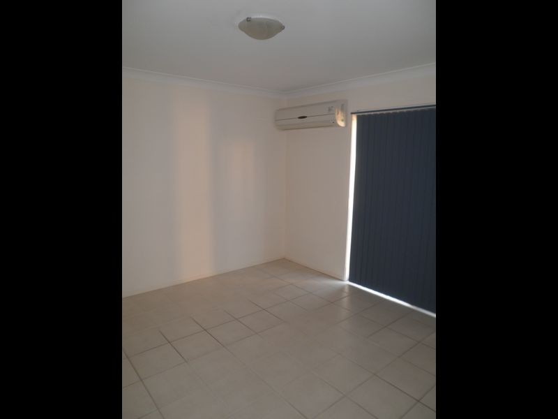 2/22 Brisbane Road, Dinmore QLD 4303