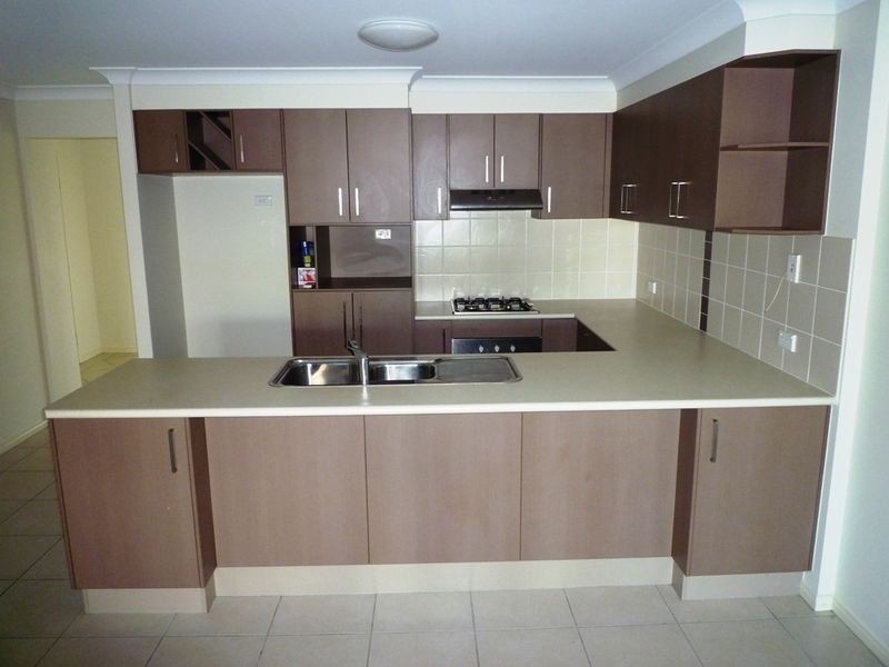 7 Ronayne Circle, One Mile QLD 4305