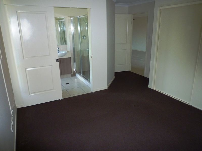 7 Ronayne Circle, One Mile QLD 4305