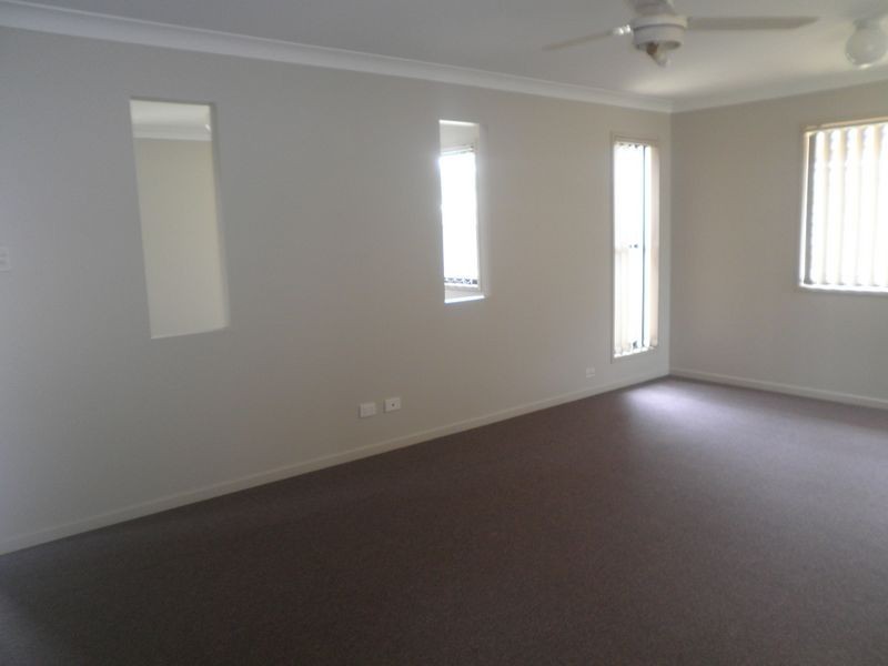 15 Dewhurst Crescent, Raceview QLD 4305
