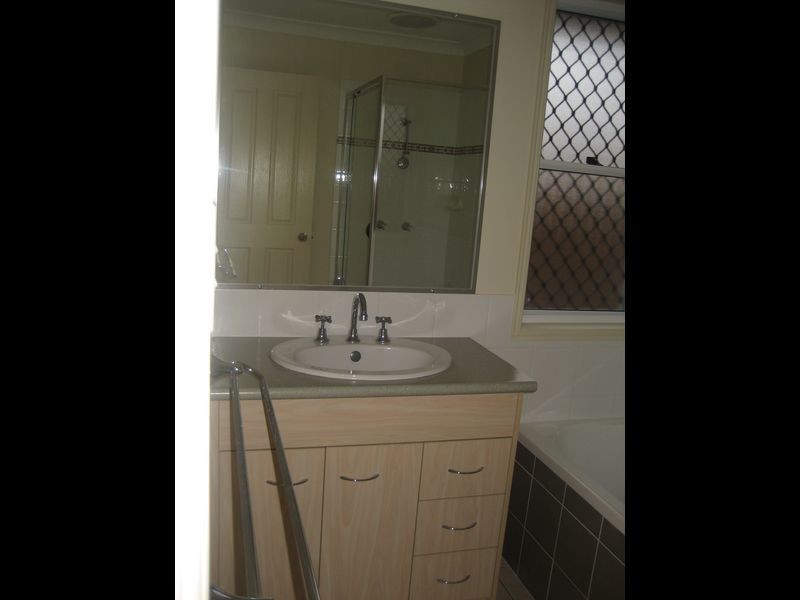 93 Anna Drive, Raceview QLD 4305