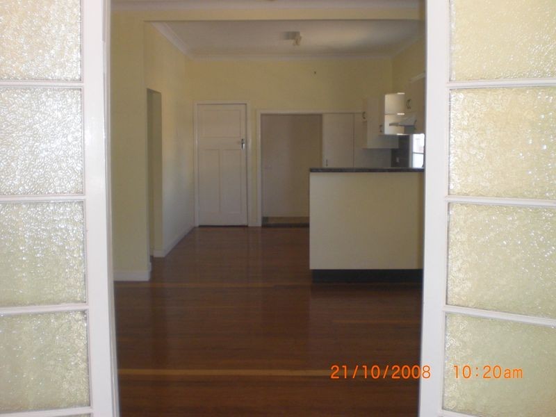 11 Blackwood Street, East Ipswich QLD 4305
