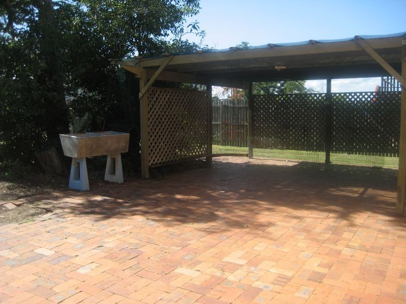 16 Rapur Street, Raceview QLD 4305