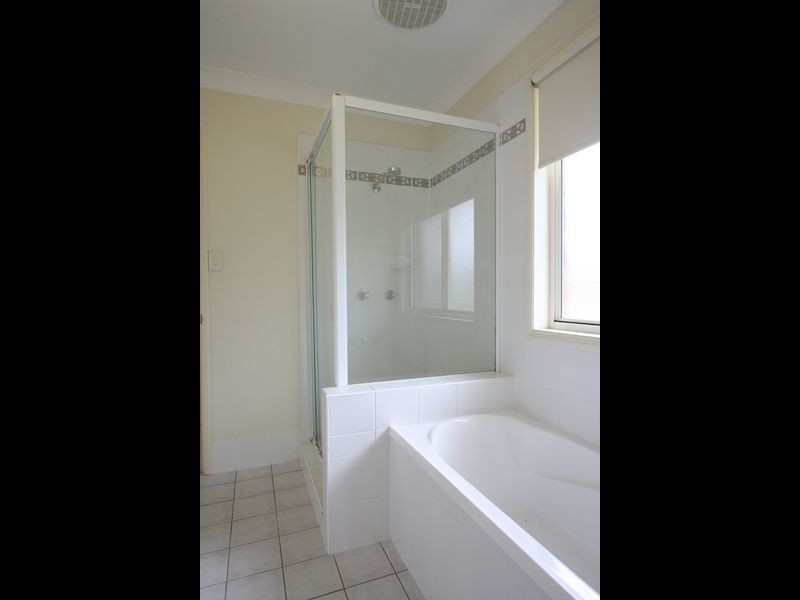 36 Sandalwood Drive, Yamanto QLD 4305