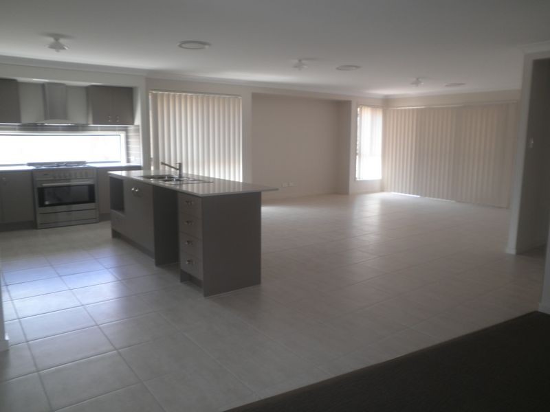 43 Dan Street, Chuwar QLD 4306