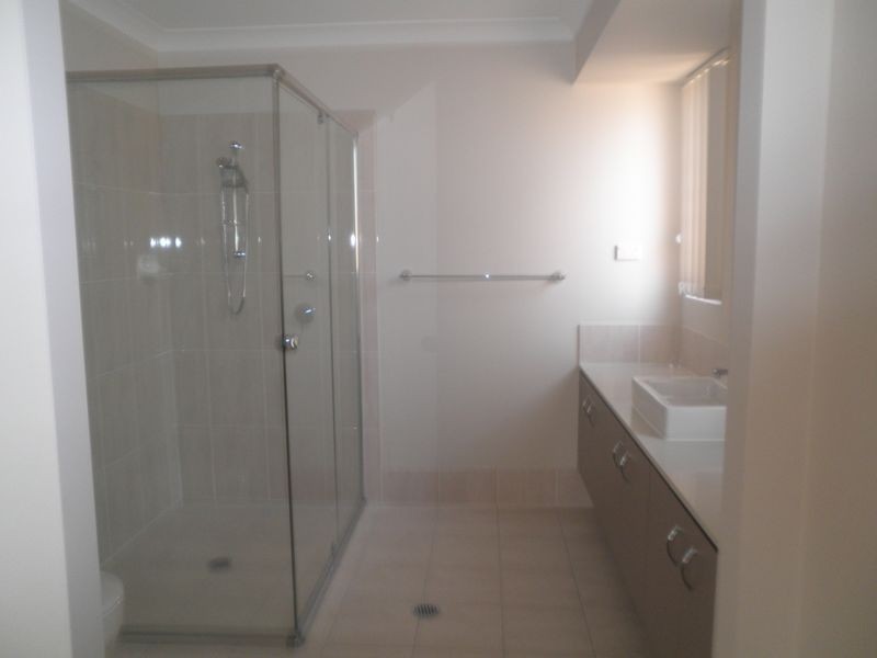 43 Dan Street, Chuwar QLD 4306