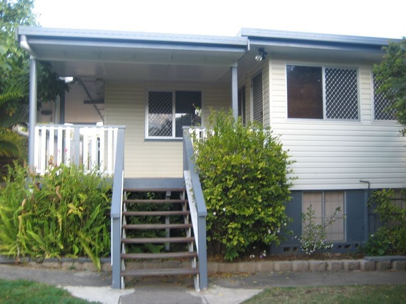 4 Berry Street, Churchill QLD 4305