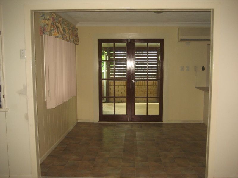 4 Berry Street, Churchill QLD 4305