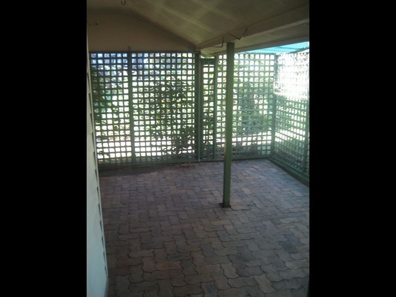 9 Stuart Street, Eastern Heights QLD 4305