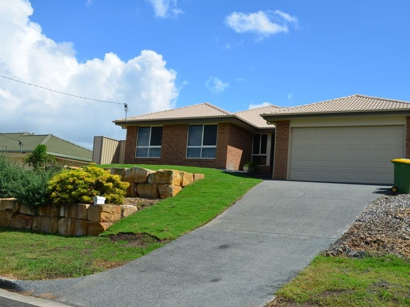 37 Skinner Crescent, Silkstone QLD 4304