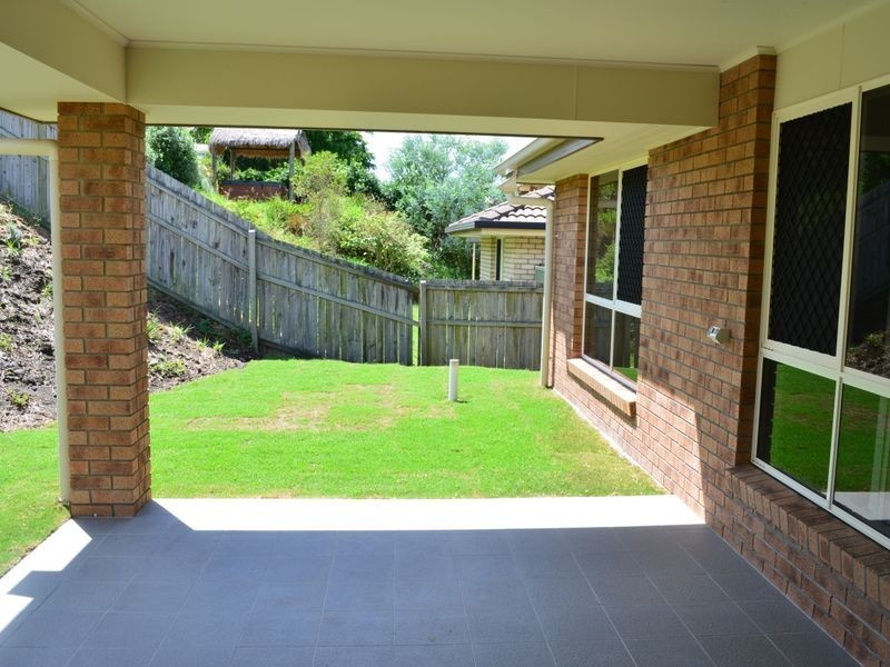 37 Skinner Crescent, Silkstone QLD 4304