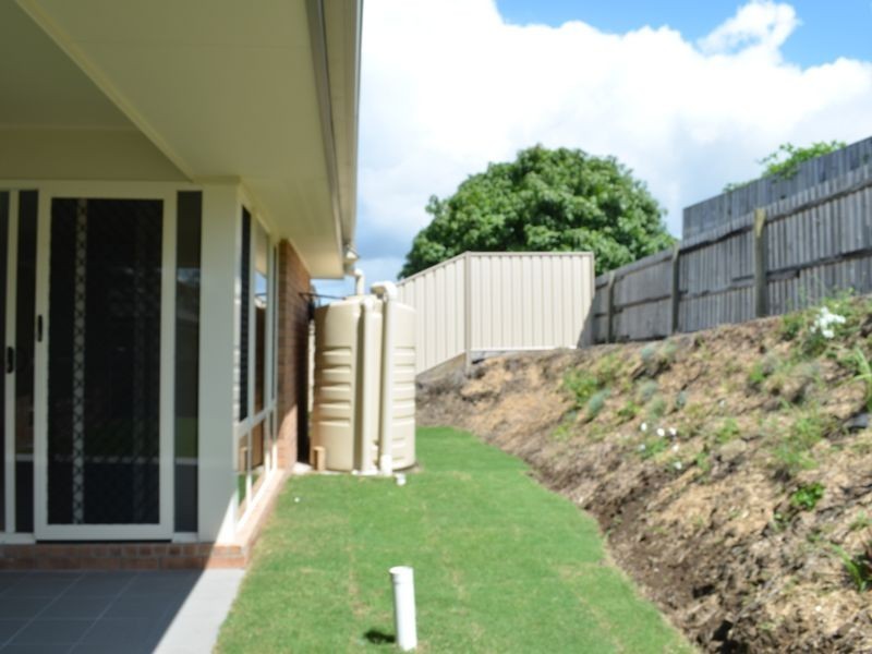 37 Skinner Crescent, Silkstone QLD 4304