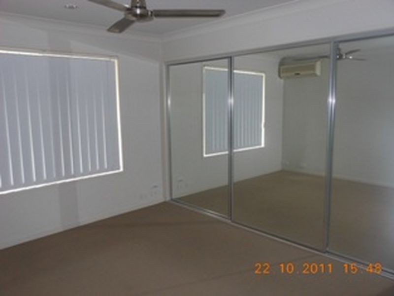 8 Westminster Crescent, Raceview QLD 4305