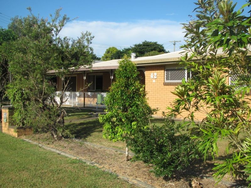 42 Russell Street, Silkstone QLD 4304