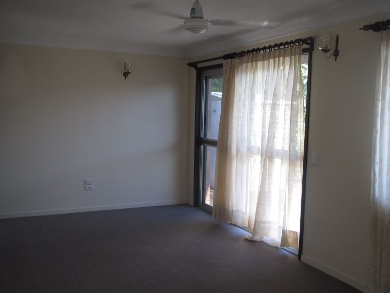 42 Russell Street, Silkstone QLD 4304