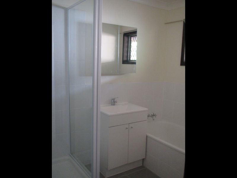 42 Russell Street, Silkstone QLD 4304