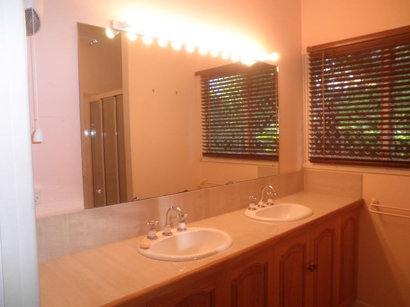 1 Kallara Ave, Ipswich QLD 4305