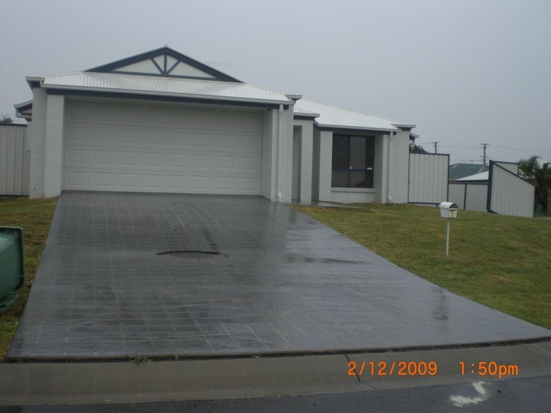 2 Dewhurst Crescent, Raceview QLD 4305
