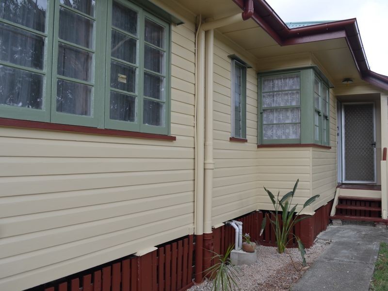 9 Crescent  Street, Leichhardt QLD 4305