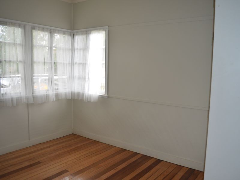 9 Crescent  Street, Leichhardt QLD 4305