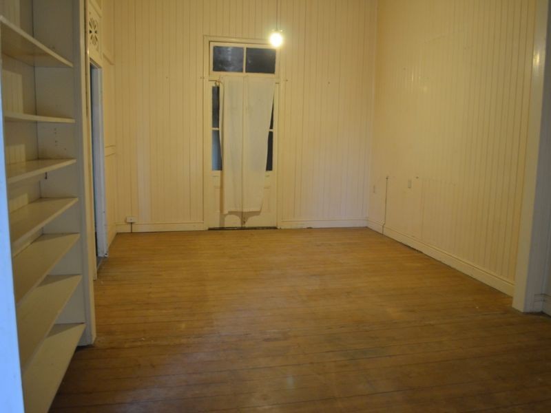 25 Fassifern Street, Peak Crossing QLD 4306