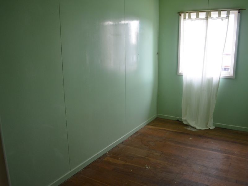 25 Fassifern Street, Peak Crossing QLD 4306