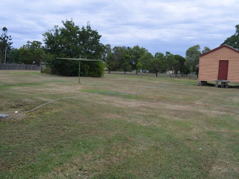 25 Fassifern Street, Peak Crossing QLD 4306