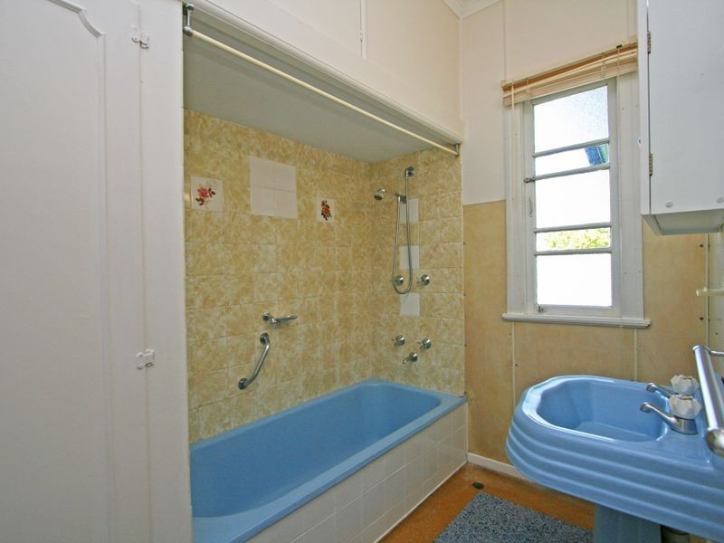 13 Doorey Street, One Mile QLD 4305