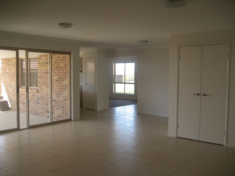 36 Honeyeater Street, Lowood QLD 4311