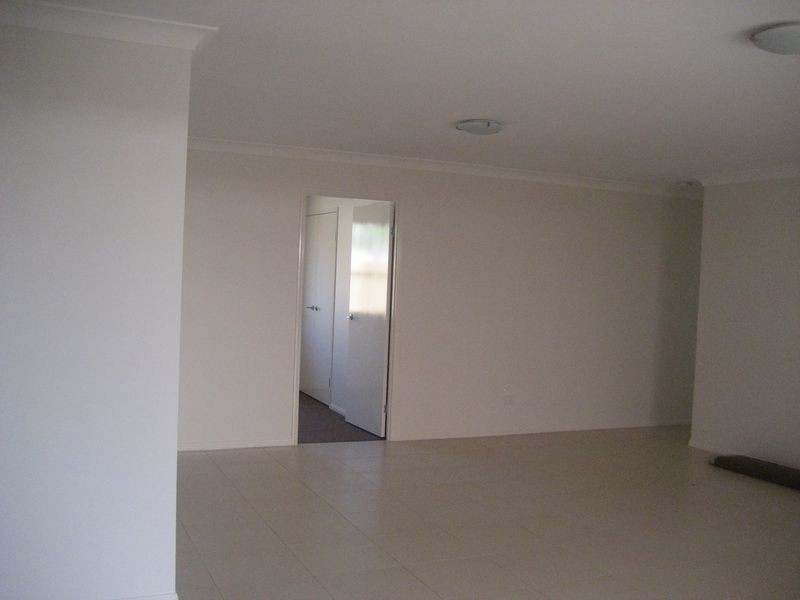 36 Honeyeater Street, Lowood QLD 4311