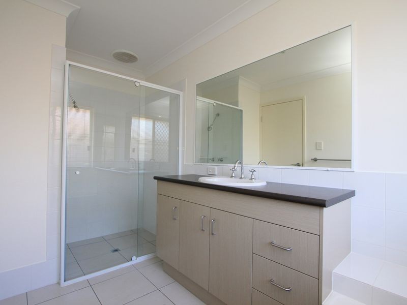 30 Nixon Drive, North Booval QLD 4304